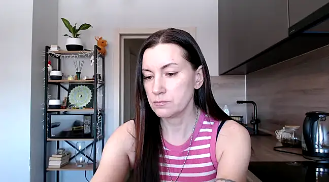 Snapshot of jainesummer chatting on 02.19.25 jainesummer online show from 02.19.25