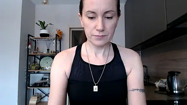 Snapshot of jainesummer chatting on 03.18.25 jainesummer online show from 03.18.25