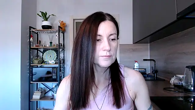 Snapshot of jainesummer chatting on 03.19.25 jainesummer online show from 03.19.25