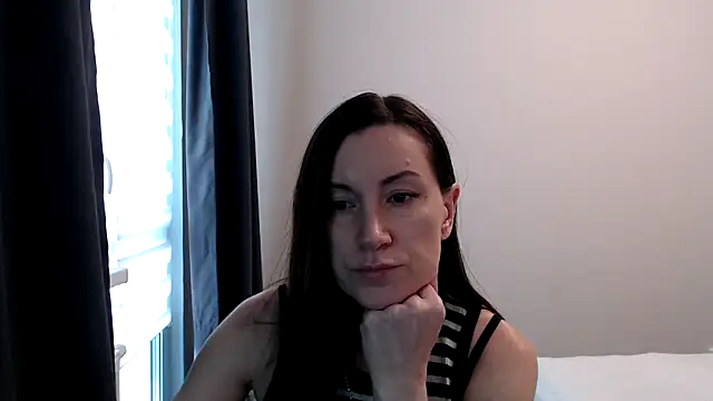 Snapshot of jainesummer chatting on 03.20.25 jainesummer online show from 03.20.25