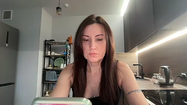 Snapshot of jainesummer chatting on 10.29.25 jainesummer online show from 10.29.25