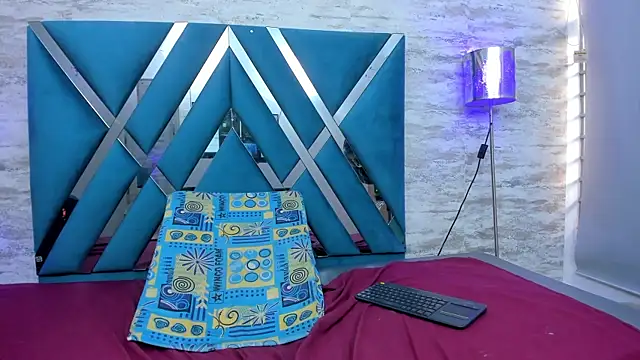 alanaflores  online show from 01.14.25