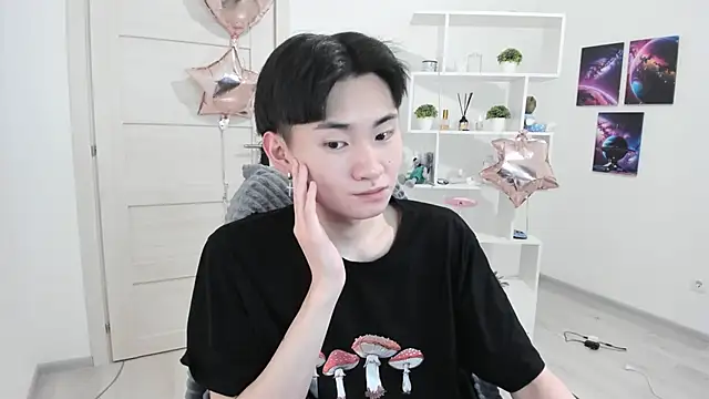 Miram Yu online show from 02.22.25