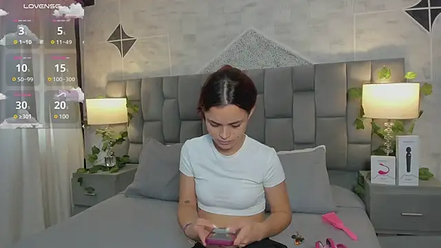 HannaRhodes online show from 02.10.25