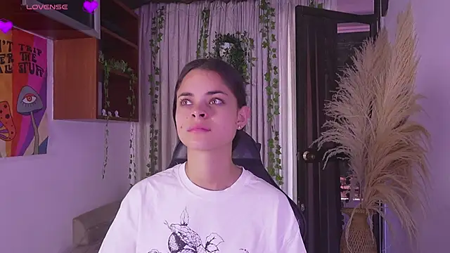 HannaRhodes online show from 03.15.26