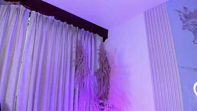 HannaRhodes online show from 04.16.26