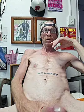 Snapshot of Undercover_Pornstar chatting on 07.03.26 Undercover Pornstar online show from 07.03.26