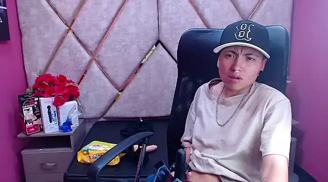 Snapshot of Im_Mathias chatting on 02.12.25 Im Mathias online show from 02.12.25