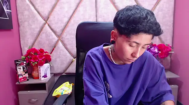 Snapshot of Im_Mathias chatting on 02.14.25 Im Mathias online show from 02.14.25