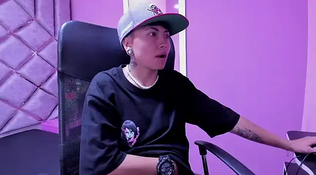 Snapshot of Im_Mathias chatting on 03.19.25 Im Mathias online show from 03.19.25