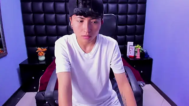 Snapshot of Im_Mathias chatting on 10.04.25 Im Mathias online show from 10.04.25