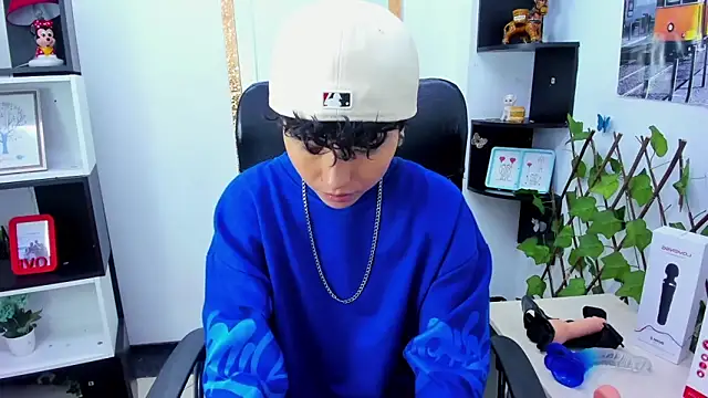 Snapshot of Im_Mathias chatting on 10.12.25 Im Mathias online show from 10.12.25