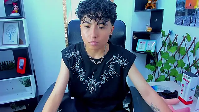 Snapshot of Im_Mathias chatting on 10.17.25 Im Mathias online show from 10.17.25