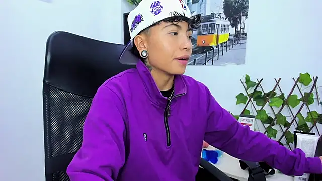 Snapshot of Im_Mathias chatting on 11.06.25 Im Mathias online show from 11.06.25