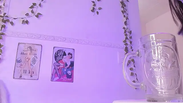 Snapshot of Luna-Chann chatting on 09.27.25 Luna-Chann online show from 09.27.25