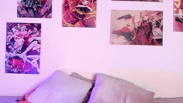 Snapshot of Luna-Chann chatting on 11.08.25 Luna-Chann online show from 11.08.25