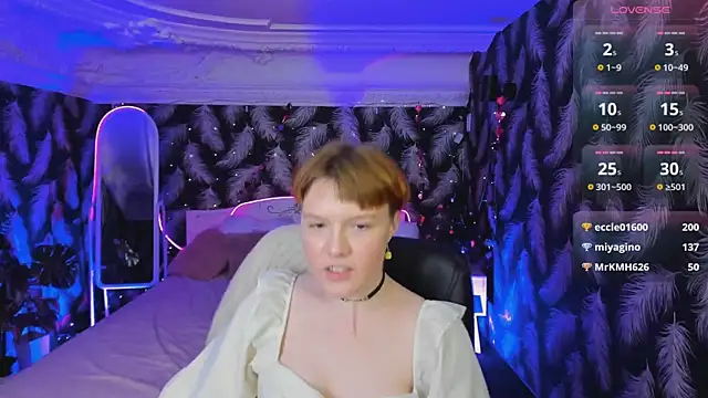 DreamyLuna online show from 01.05.25