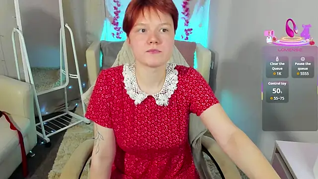 DreamyLuna online show from 10.13.25