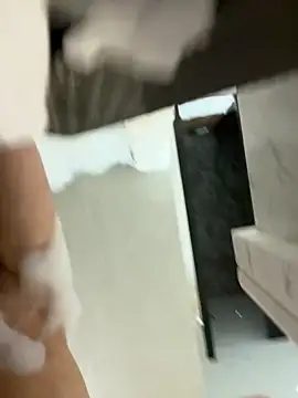 iyy2004 online show from 03.03.25