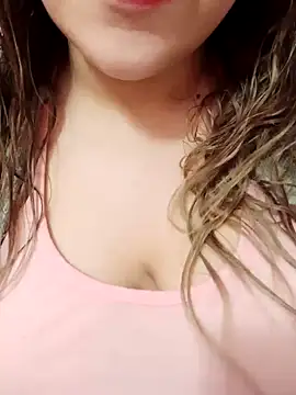 Snapshot of Hotoufia38 chatting on 02.20.25 Hotoufia38 online show from 02.20.25