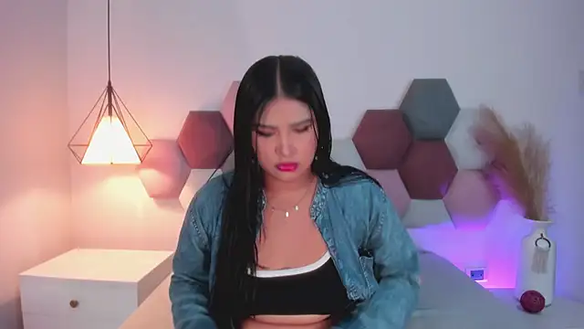 SaraBloomm online show from 02.25.25