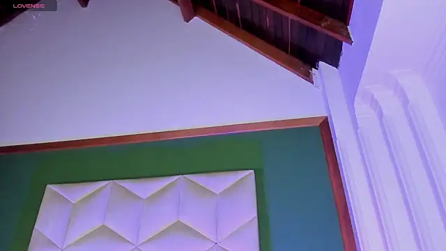 scarlet hill online show from 11.14.25