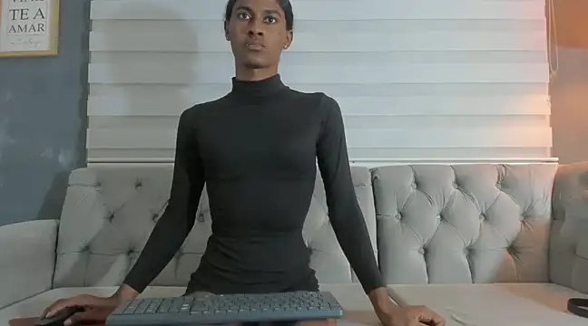 Snapshot of angelica_sexy1 chatting on 12.10.24 angelica sexy1 online show from 12.10.24