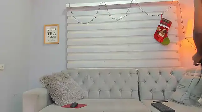 Snapshot of angelica_sexy1 chatting on 12.24.24 angelica sexy1 online show from 12.24.24