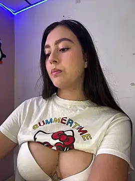 Snapshot of kanne_mia chatting on 02.02.25 kanne mia online show from 02.02.25