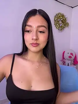 Snapshot of kanne_mia chatting on 03.10.25 kanne mia online show from 03.10.25