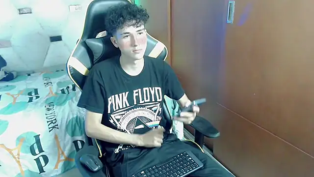 johnny cagee online show from 11.18.25