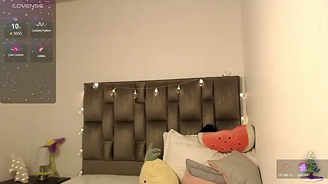 Snapshot of julz_03 chatting on 12.17.24 julz 03 online show from 12.17.24