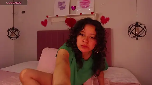 Snapshot of julz_03 chatting on 03.08.25 julz 03 online show from 03.08.25