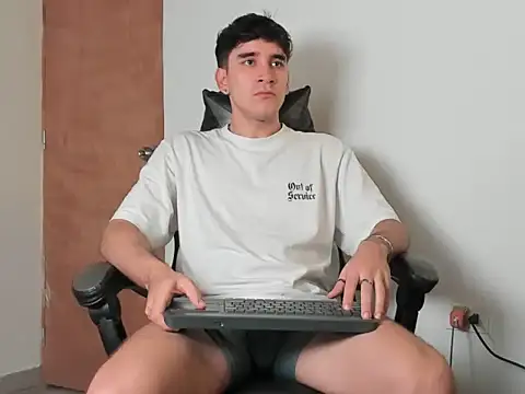 Snapshot of leo030809 chatting on 02.21.26 leo030809 online show from 02.21.26