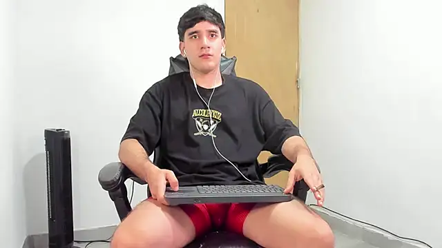 leo030809 online show from 05.18.26