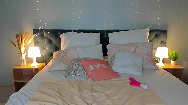Michelle Blond online show from 12.13.24