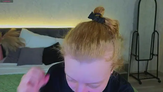 Michelle Blond online show from 04.05.26