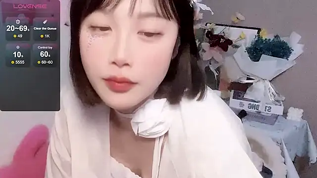 Snapshot of LaoSHI-999 chatting on 01.10.25 LaoSHI-999 online show from 01.10.25