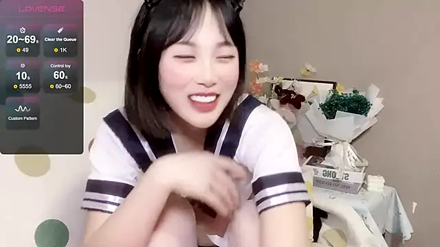 Snapshot of LaoSHI-999 chatting on 01.25.25 LaoSHI-999 online show from 01.25.25