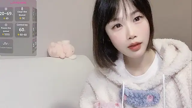 Snapshot of LaoSHI-999 chatting on 02.19.25 LaoSHI-999 online show from 02.19.25
