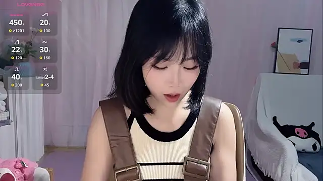 Snapshot of LaoSHI-999 chatting on 09.15.25 LaoSHI-999 online show from 09.15.25