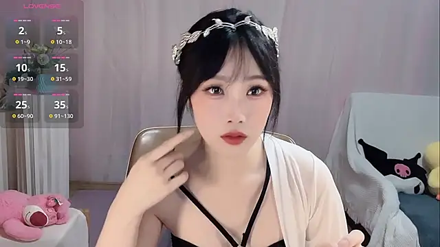 Snapshot of LaoSHI-999 chatting on 10.23.25 LaoSHI-999 online show from 10.23.25