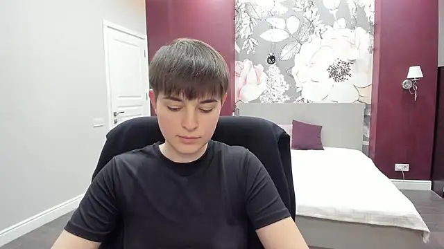 EmiliaYours online show from 01.13.26