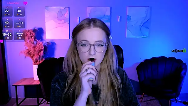 luna berryy online show from 03.06.26