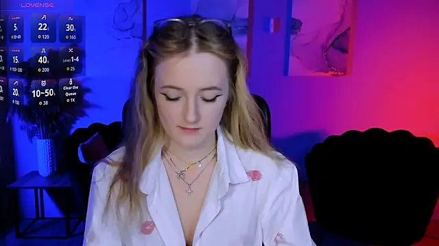 luna berryy online show from 04.08.26