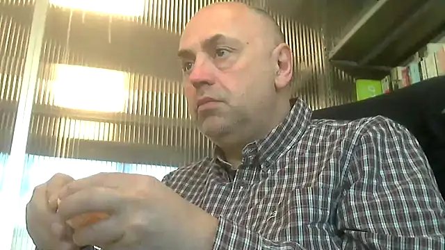 Snapshot of pantomax chatting on 01.19.25 pantomax online show from 01.19.25