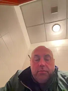 Snapshot of pantomax chatting on 10.02.25 pantomax online show from 10.02.25