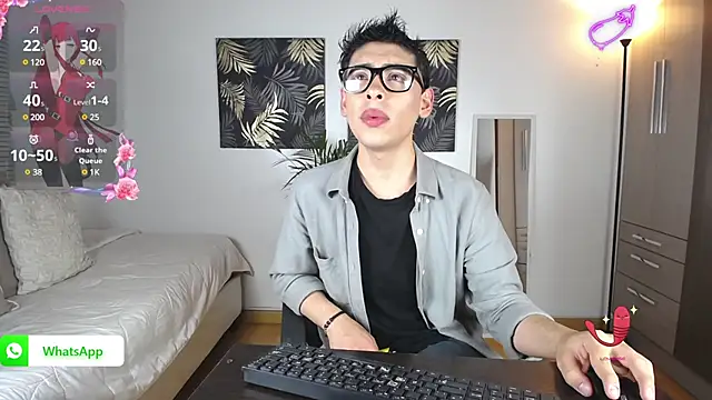 valentino Renato online show from 12.03.24