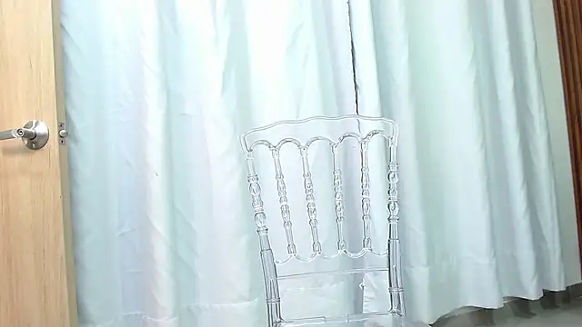 Sharlotte Milk online show from 12.12.24