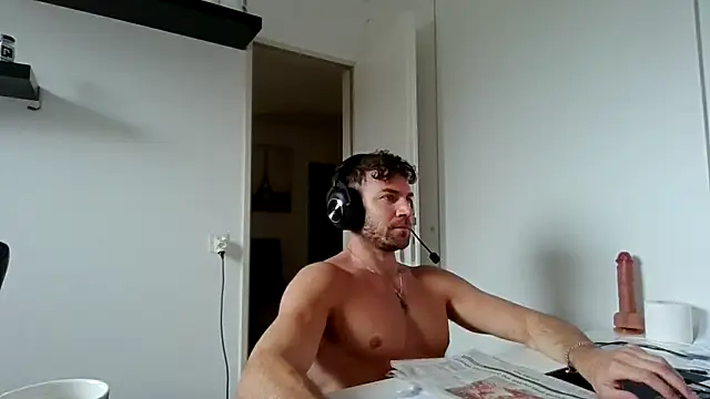 alpha-hunk online show from 04.13.26